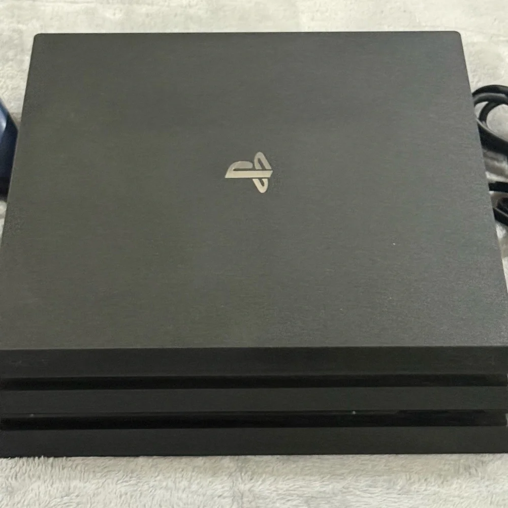 Sony PlayStation 4 1 TB Console & Dual Shock Wirless Controller, EUC